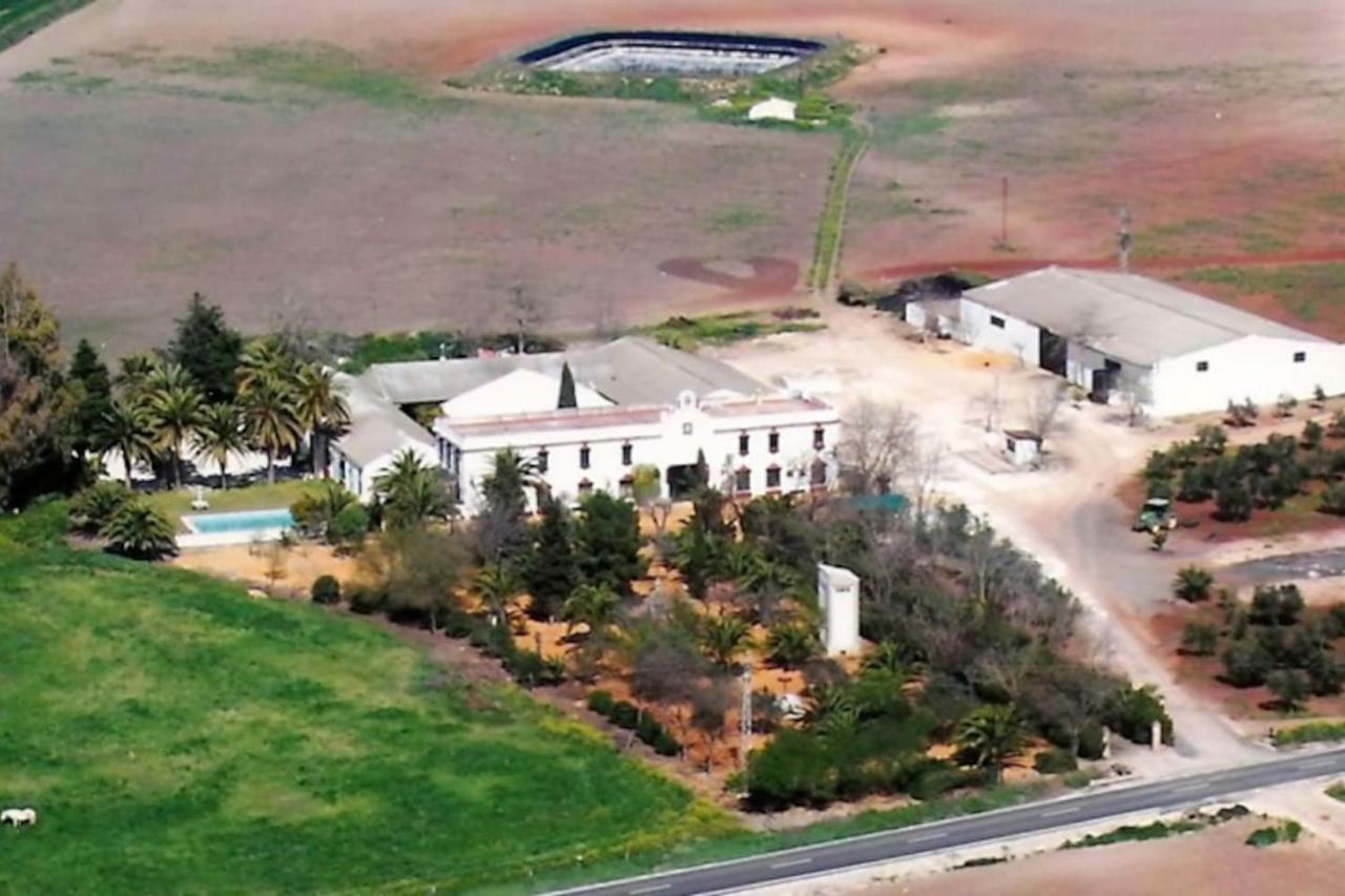 Hacienda Chambergo Casa En La Campina Sevillana Ecija Exterior photo